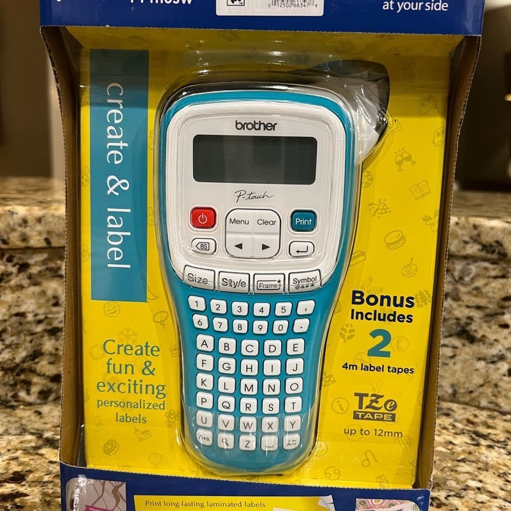 Brother P-touch label maker NEW - Picture 2 of 10